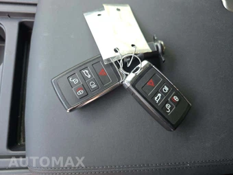 2024 Land Rover Defender 130 S - miniatura 5