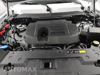 2024 Land Rover Defender 130 S - miniatura 16
