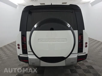 2024 Land Rover Defender 130 S - miniatura 5