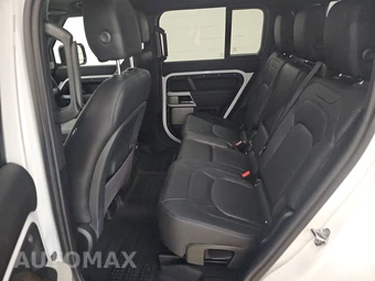 2024 Land Rover Defender 130 S - miniatura 13