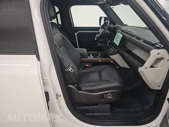2024 Land Rover Defender 130 S - miniatura 8