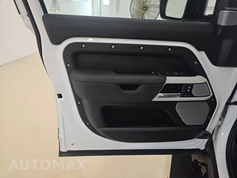 2024 Land Rover Defender 130 S - miniatura 9
