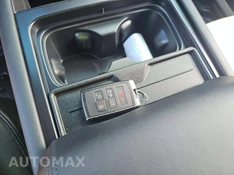 2024 Land Rover Defender 130 X-Dynamic SE - miniatura 8
