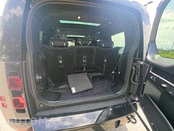 2024 Land Rover Defender 130 X-Dynamic SE - miniatura 12
