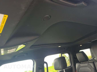 2024 Land Rover Defender 130 X-Dynamic SE - miniatura 8