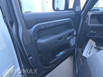 2024 Land Rover Defender 130 X-Dynamic SE - miniatura 9