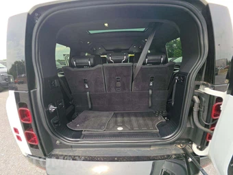2024 Land Rover Defender 130 X-Dynamic SE - miniatura 12