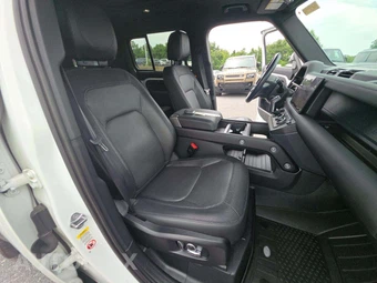 2024 Land Rover Defender 130 X-Dynamic SE - miniatura 16