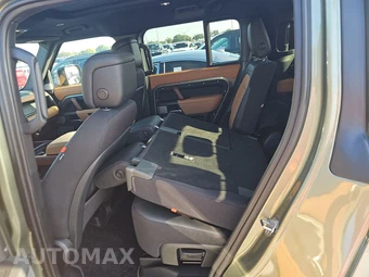 2024 Land Rover Defender 130 X - miniatura 13