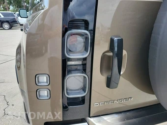 2024 Land Rover Defender 130 X - miniatura 10