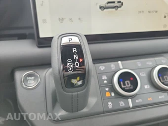 2024 Land Rover Defender 130 X - miniatura 27