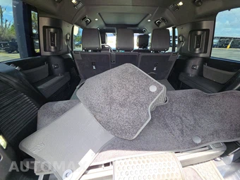 2024 Land Rover Defender 130 X - miniatura 16