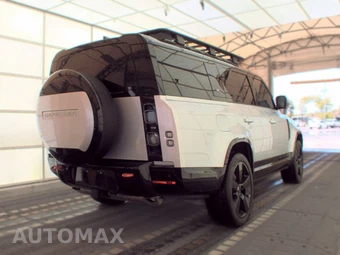 2024 Land Rover Defender 130 X - miniatura 4