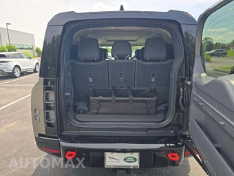 2024 Land Rover Defender 130 X - miniatura 12