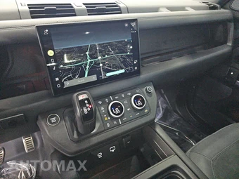 2024 Land Rover Defender 90 V8 - miniatura 11