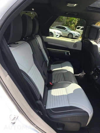 2024 Land Rover Discovery Dynamic SE - miniatura 17