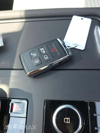 2024 Land Rover Discovery Dynamic SE - miniatura 8