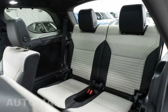 2024 Land Rover Discovery Dynamic SE - miniatura 18