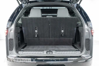 2024 Land Rover Discovery Dynamic SE - miniatura 35