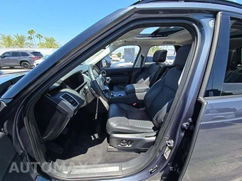 2024 Land Rover Discovery S – miniatura 3