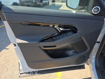 2024 Land Rover Range Rover Evoque S – miniatura 9