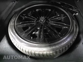 2024 Land Rover Range Rover SE – miniatura 7