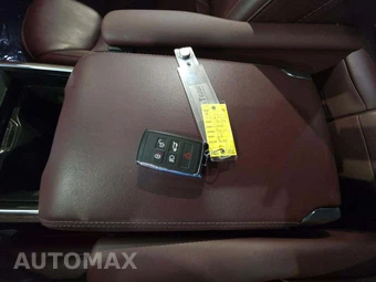 2024 Land Rover Range Rover SE – miniatura 8