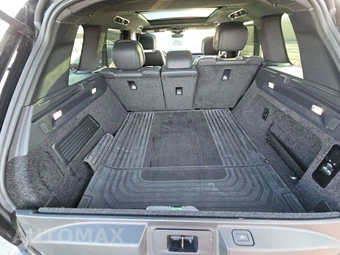 2024 Land Rover Range Rover SE – miniatura 16