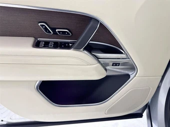 2024 Land Rover Range Rover SE - miniatura 12
