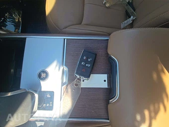2024 Land Rover Range Rover SE – miniatura 5
