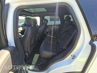 2024 Land Rover Range Rover SE – miniatura 13