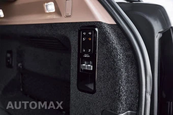 2024 Land Rover Range Rover SV - miniatura 17