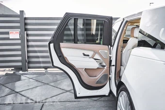 2024 Land Rover Range Rover SV - miniatura 26