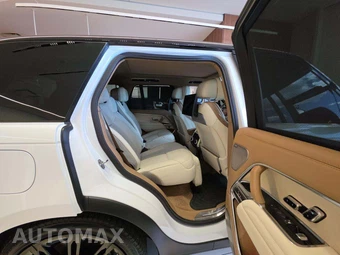 2024 Land Rover Range Rover SV – miniatura 16