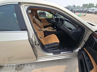 2024 Lexus ES 300h - miniatura 15