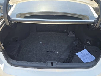 2024 Lexus ES 300h – miniatura 16