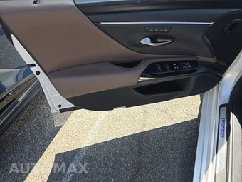 2024 Lexus ES 300h – miniatura 9