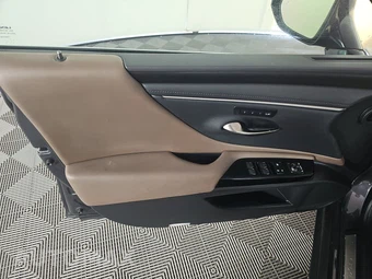 2024 Lexus ES 350 – miniatura 9