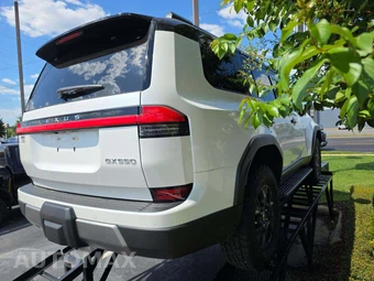 2024 Lexus GX 550 Overtrail+ - miniatura 3