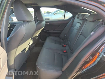 2024 Lexus IS 300 – miniatura 13