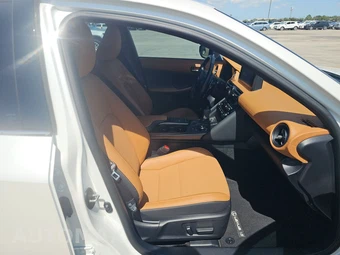 2024 Lexus IS 300 - miniatura 8