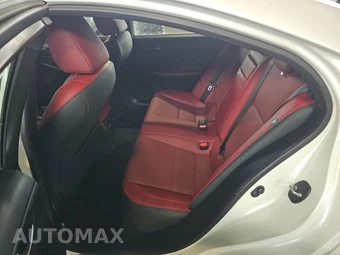 2024 Lexus IS 300 – miniatura 13
