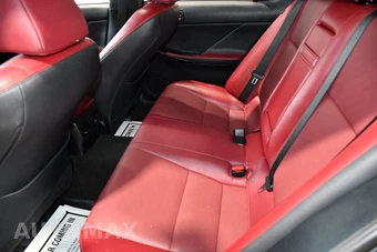 2024 Lexus IS 300 - miniatura 10