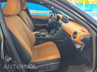 2024 Lexus IS 300 – miniatura 8