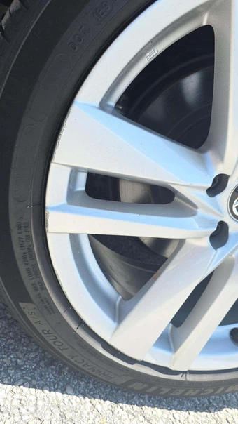 2024 Lexus IS 300 – miniatura 24