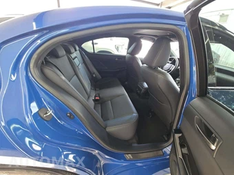 2024 Lexus IS 300 – miniatura 13