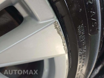 2024 Lexus IS 300 – miniatura 21