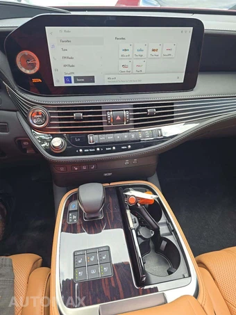 2024 Lexus LS 500h - miniatura 10