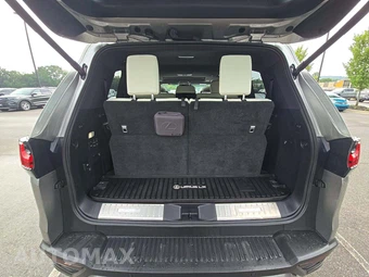 2024 Lexus LX 600 Luxury - miniatura 12