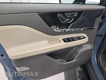 2024 Lincoln Corsair Premiere – miniatura 9